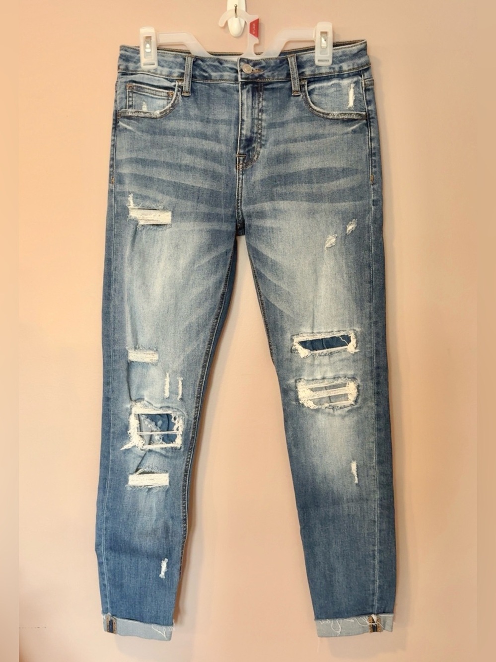CEROS Women’s Distressed Cuffed Jeans